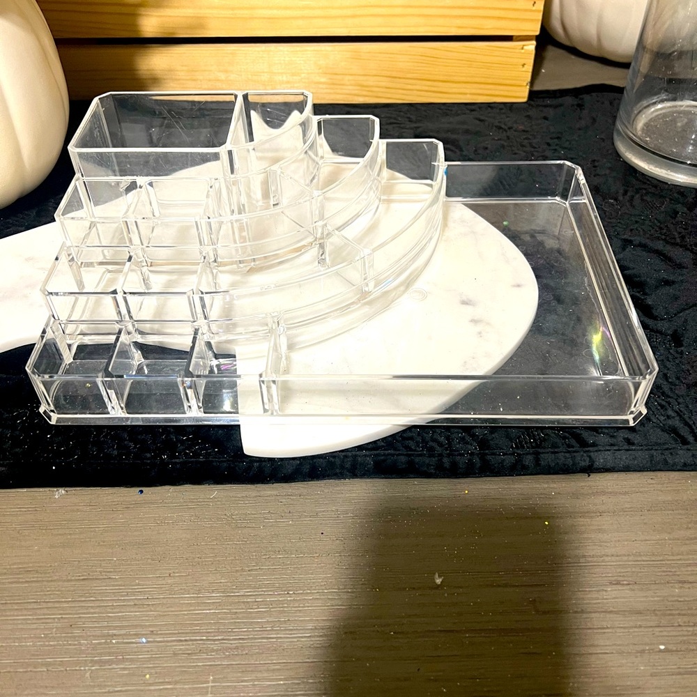 Makeup organizer